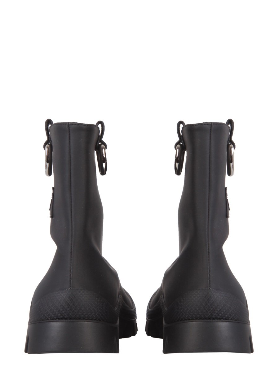 MSGM Logo Embossed Slip-On Ankle Boots 3 MSGM Logo Embossed Slip-On Ankle Boots